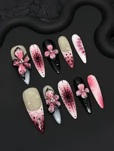lucy--Customized Nails Picked In Liveroom
